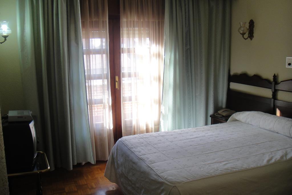 Hotel Orense Бенавенте Номер фото